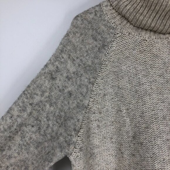 John + Jenn Light Grey Raglan-style Mixed Knit Boxy Turtleneck size M - Picture 7 of 14